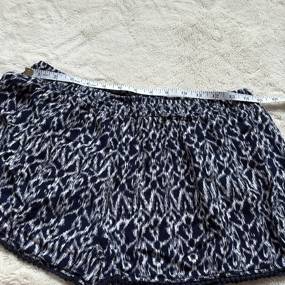 Ardene Blue and White Boho Shorts Medium - Picture 5 of 7